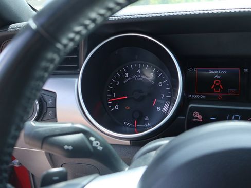 Used 2019 Ford Mustang GT Premium RWD image 29