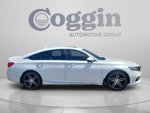 Used 2022 Honda Accord Touring image 6