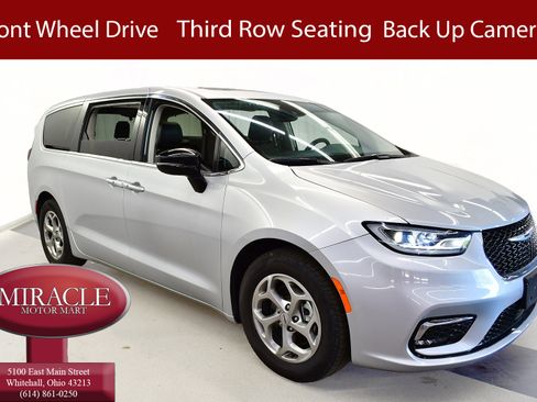 Used 2023 Chrysler Pacifica Touring-L w/ Uconnect Theater Family Group FWD image 1