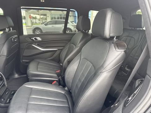 Used 2022 BMW X7 xDrive40i w/ M Sport Package AWD/4WD image 24