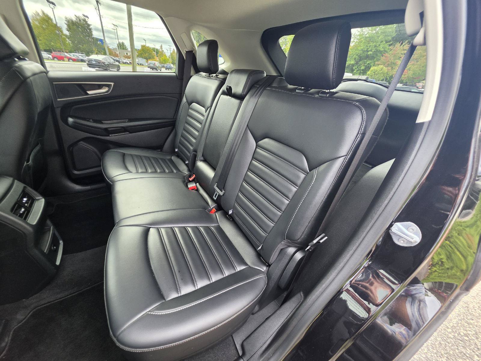 Used 2024 Ford Edge SEL AWD/4WD image 16