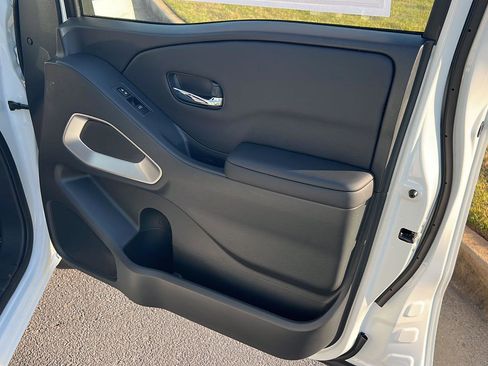 New 2026 Nissan Frontier SV w/ SV Convenience Package RWD image 12
