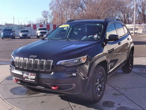 Used 2021 Jeep Cherokee Trailhawk w/ Premium Leather Package image 15