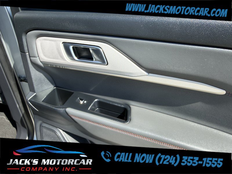 Used 2025 Ford Explorer Active w/ Active Comfort Package AWD/4WD image 17