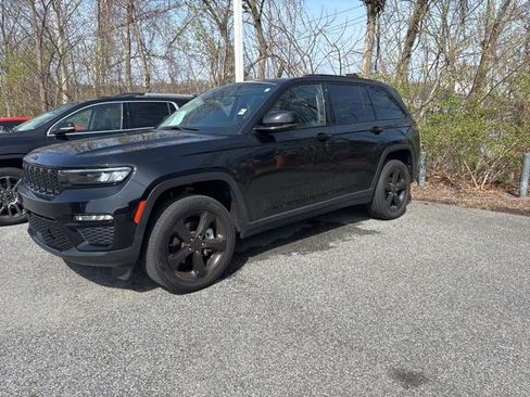 Used 2023 Jeep Grand Cherokee Limited w/ Black Appearance Package image 1