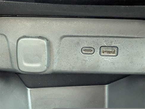 Certified 2025 Chevrolet Trax LT image 22