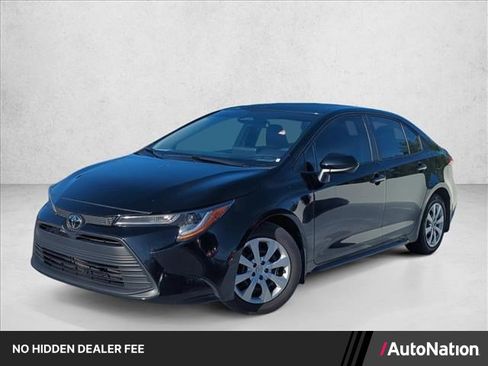 Certified 2025 Toyota Corolla LE FWD image 1