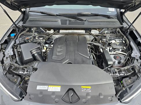 Certified 2025 Audi Q5 Premium w/ Convenience Package image 40