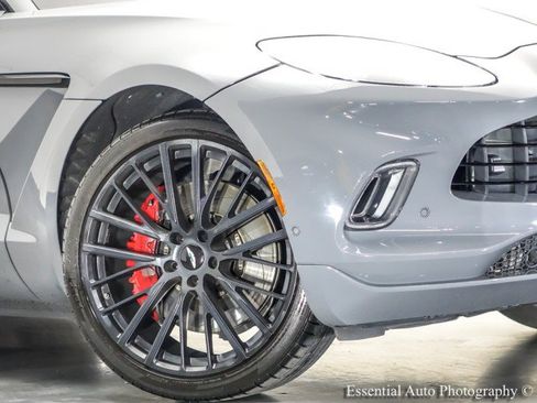 Used 2022 Aston Martin DBX AWD/4WD image 3