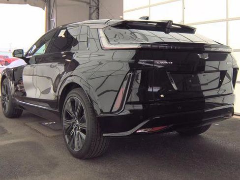 Used 2024 Cadillac Lyriq Sport AWD/4WD image 4