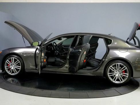 Used 2017 Maserati Quattroporte S GranSport image 12