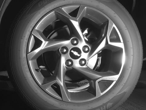 Used 2025 Chevrolet Trax LT FWD image 14