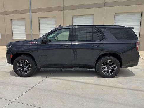 Used 2022 Chevrolet Tahoe Z71 w/ Luxury Package AWD/4WD image 8