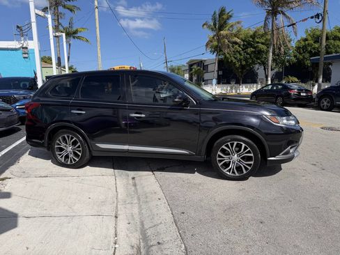Used 2018 Mitsubishi Outlander LE FWD image 6
