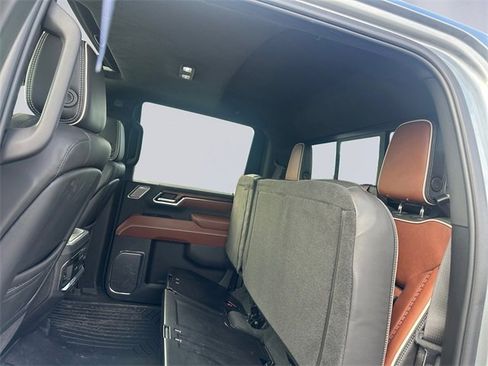 Used 2024 GMC Sierra 3500 Denali Ultimate image 8