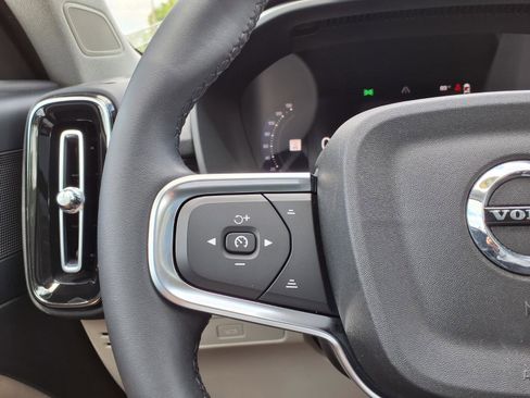 Certified 2023 Volvo XC40 B5 Plus w/ Driver Assist Package AWD/4WD image 31