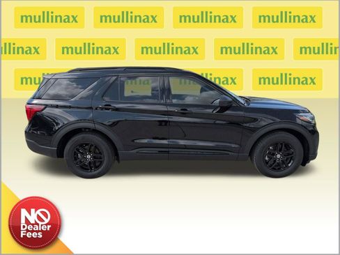 New 2026 Ford Explorer Active image 2