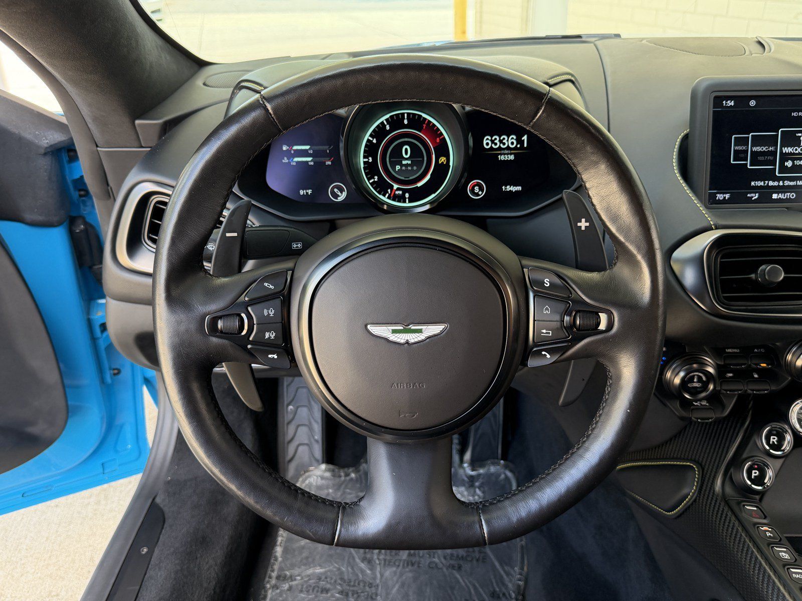 Used 2023 Aston Martin V8 Vantage Coupe RWD image 11