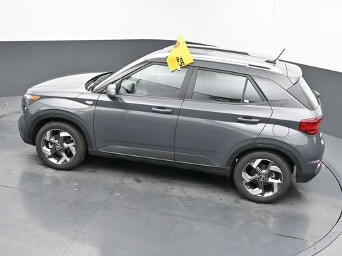 Used 2025 Hyundai Venue SEL image 40