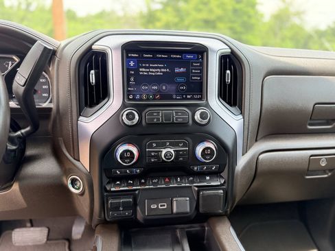 Used 2021 GMC Sierra 1500 SLT w/ SLT Premium Plus Package RWD image 20