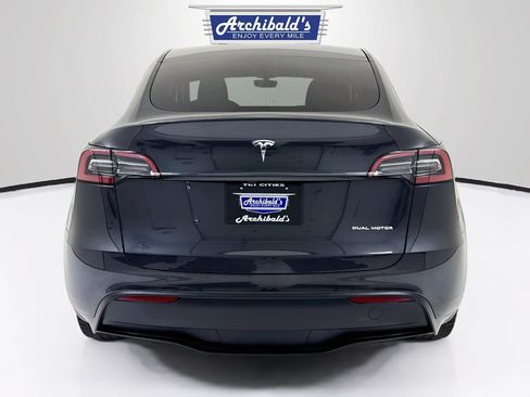 Used 2024 Tesla Model Y Long Range AWD/4WD image 6