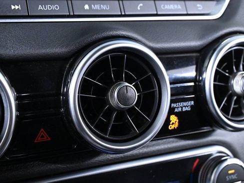 Certified 2022 Nissan Sentra SR FWD image 19
