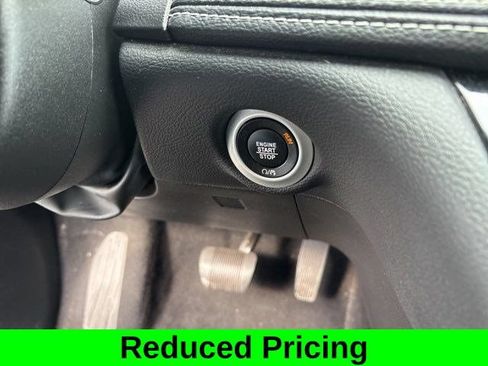 Used 2023 Chrysler Pacifica Touring FWD image 20