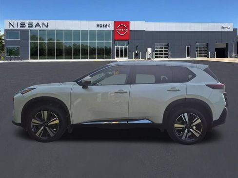 Used 2023 Nissan Rogue SL AWD/4WD image 6