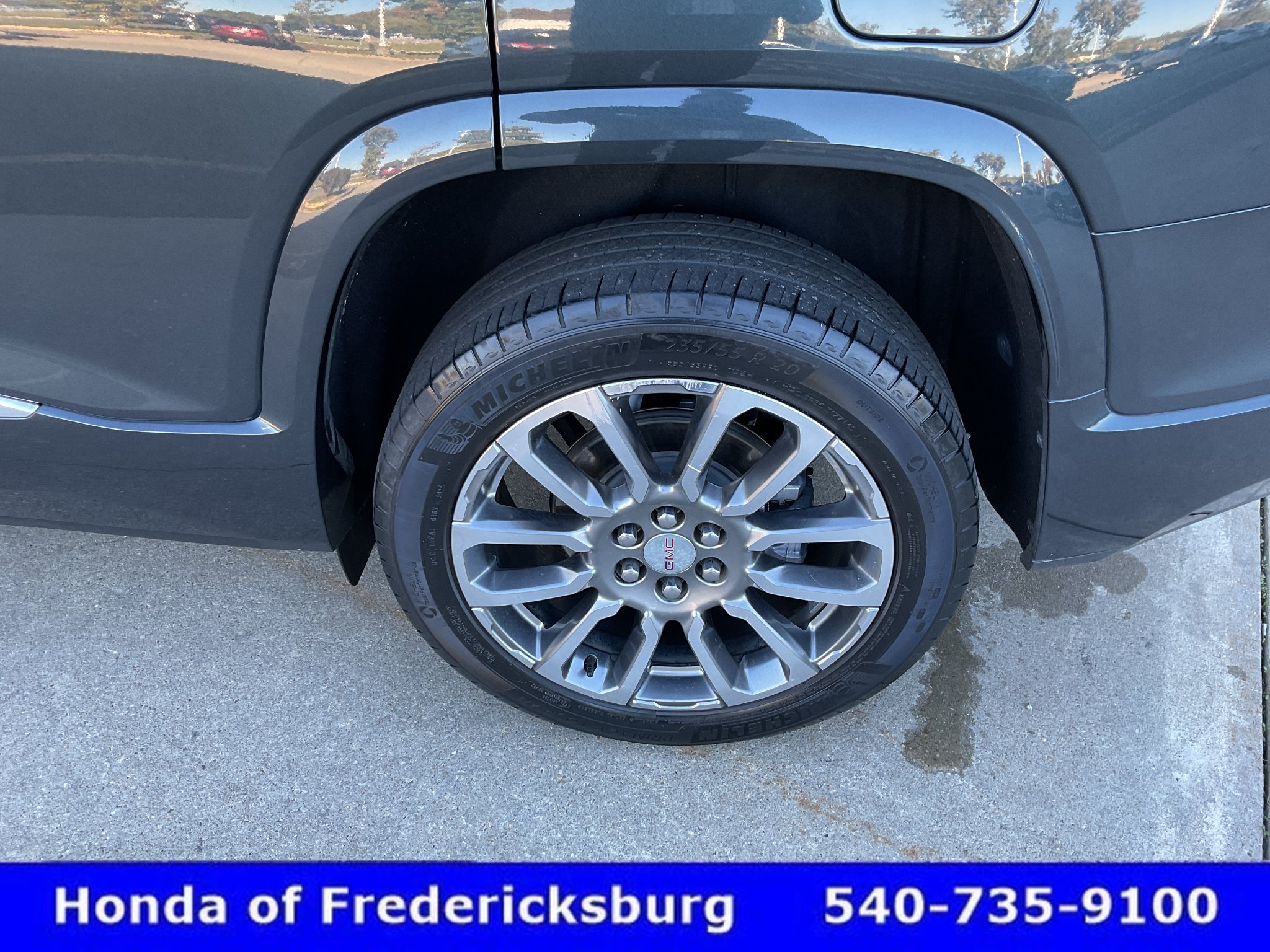 Used 2023 GMC Acadia Denali w/ Denali Ultimate Package FWD image 11