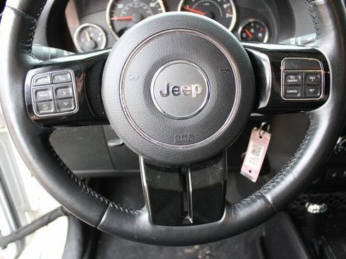 Used 2015 Jeep Wrangler Unlimited Sahara image 9