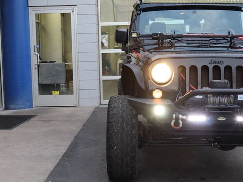 Used 2017 Jeep Wrangler Sport AWD/4WD image 23