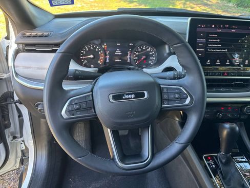 Used 2025 Jeep Compass Limited AWD/4WD image 27