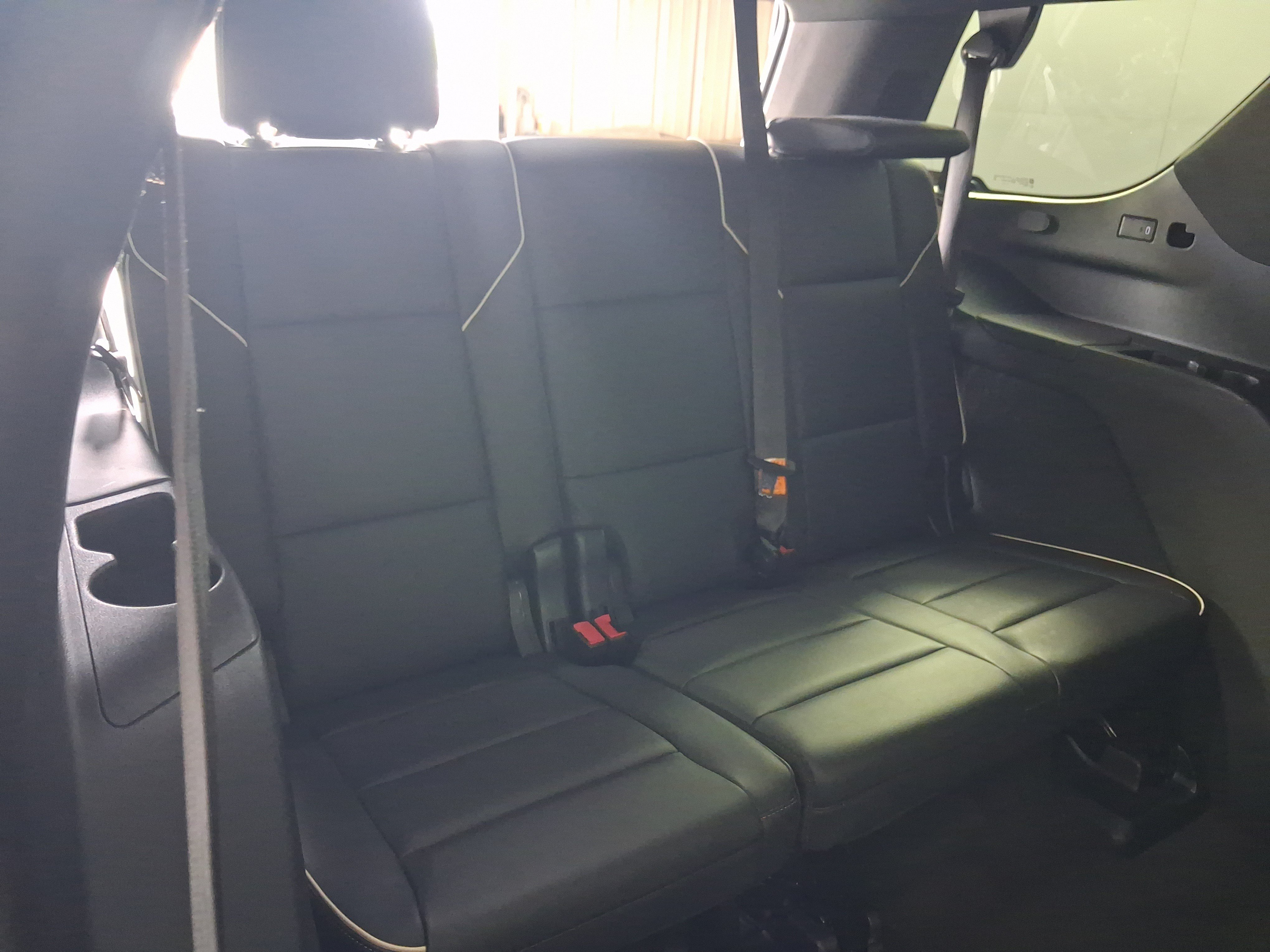 Used 2022 Cadillac Escalade Premium Luxury AWD/4WD image 33