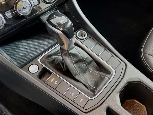 Used 2024 Volkswagen Jetta SE image 16