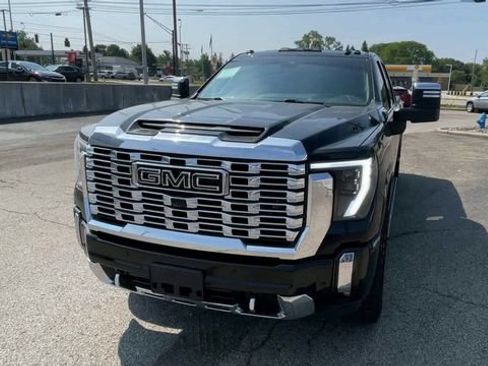 Used 2024 GMC Sierra 2500 Denali w/ Denali Reserve Package AWD/4WD image 5