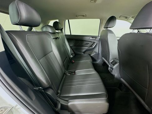 Used 2023 Volkswagen Tiguan SE AWD/4WD image 38