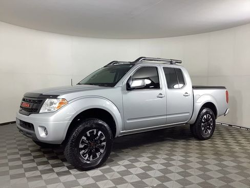 Used 2015 Nissan Frontier PRO-4X image 5