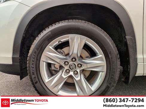 Used 2019 Toyota Highlander Limited AWD/4WD image 9