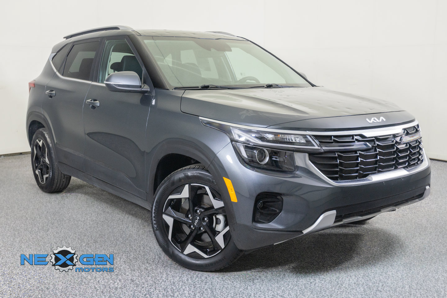 Used 2024 Kia Seltos EX AWD/4WD image 1
