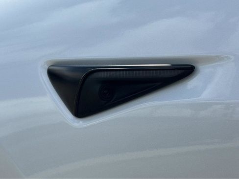 Used 2023 Tesla Model 3 Standard Range image 36