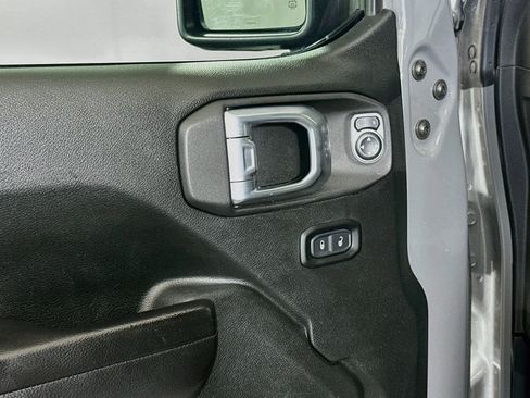 Used 2021 Jeep Wrangler Unlimited Rubicon 4xe w/ Cold Weather Group AWD/4WD image 15