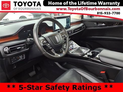 Used 2022 Lincoln Nautilus Reserve image 13