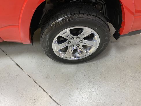 Used 2025 RAM 1500 Lone Star image 12