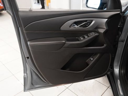 Used 2018 Chevrolet Traverse LT FWD image 5