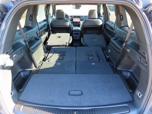 New 2025 Jeep Grand Cherokee L Limited image 18