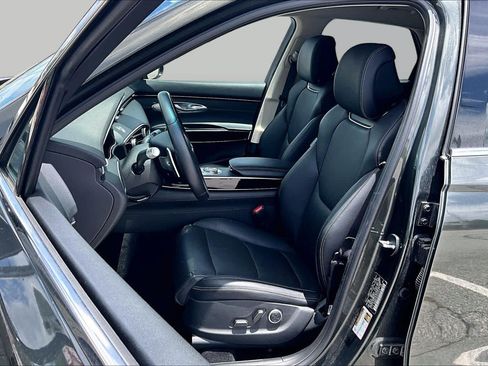Used 2025 Genesis GV70 2.5T AWD/4WD image 8