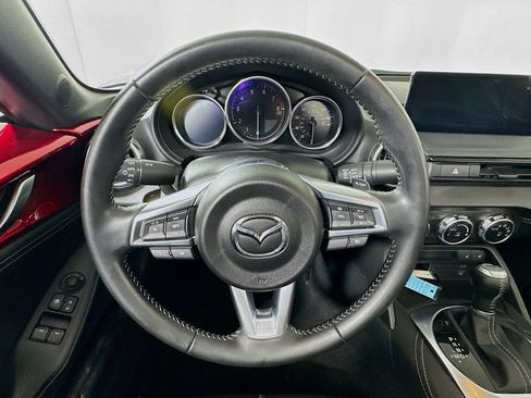 Used 2025 MAZDA MX-5 Miata RF Grand Touring RWD image 11