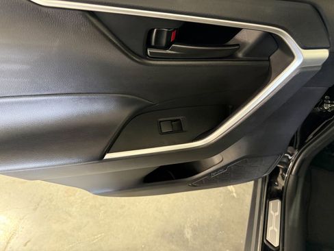 Used 2025 Toyota RAV4 LE FWD image 30