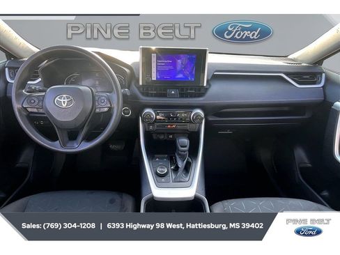 Used 2024 Toyota RAV4 XLE AWD/4WD image 13