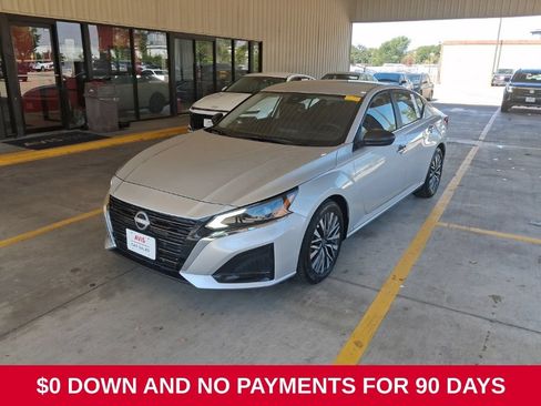 Used 2025 Nissan Altima 2.5 SV FWD image 1